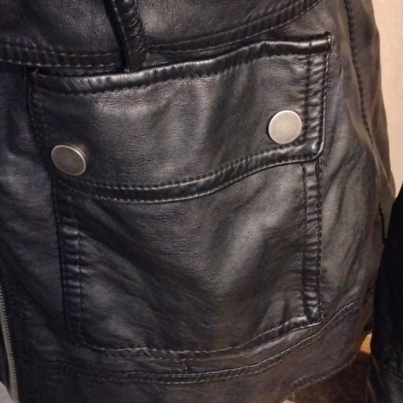 Leather Jacket - Picture 5 of 12